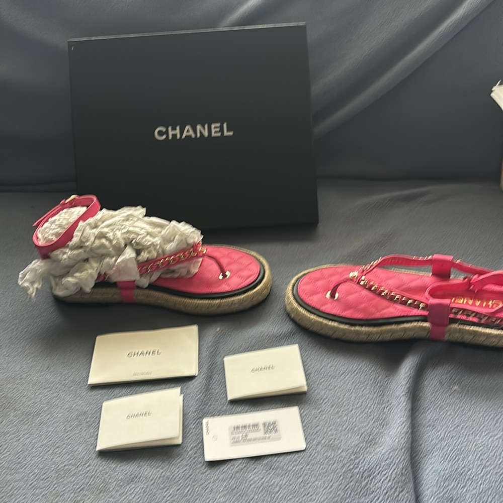 Ladies channel sandals— - Picture 10 of 16